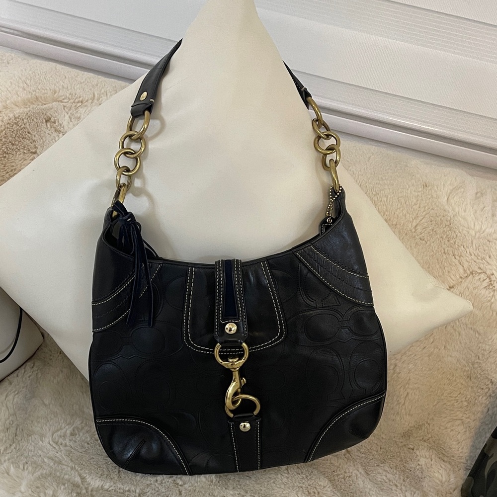 Hamptons Coach Black Leather Shoulder Bag